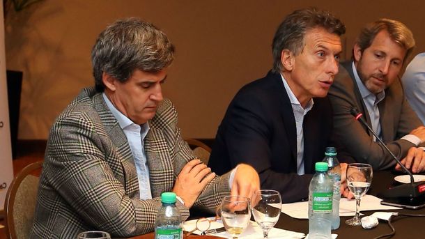 Macri define su gabinete económico: Prat Gay va a Hacienda y Sturzenegger, al Central