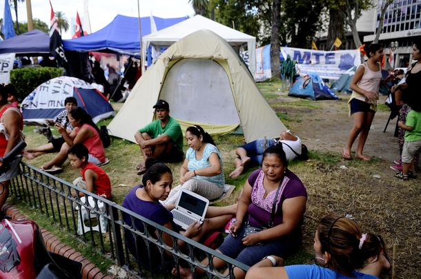 Luego de 15 días, la Tupac Amaru levantó el acampe en Plaza de Mayo