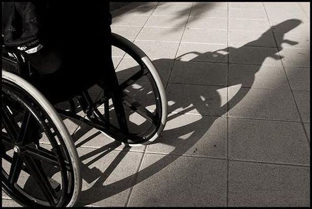 Bajarán impuestos a quienes contraten a ex presos y discapacitados