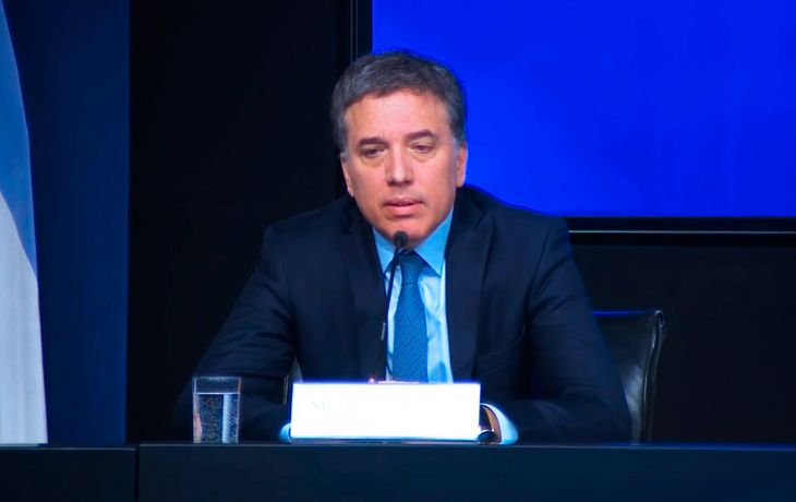 Dujovne descartó que esté negociando otros préstamos por fuera del FMI