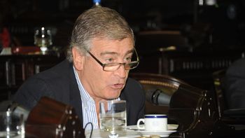 la ucr debe ser la columna de un frente la ucr debe ser la columna de un frente