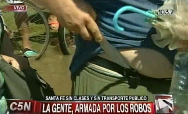 Vecinos de Santa Fe, armados por miedo a los robos: Si no tenés algo estás muerto