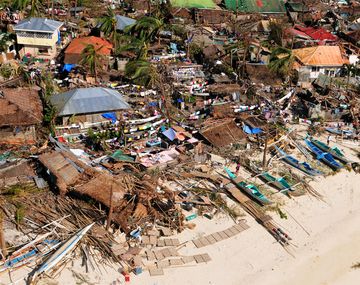 Ascenderían a 10.000 los muertos por el tifón en Filipinas