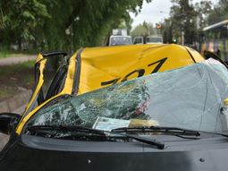 Así quedó el taxi. (Gentileza: MDZ) Así quedó el taxi. (Gentileza: MDZ)