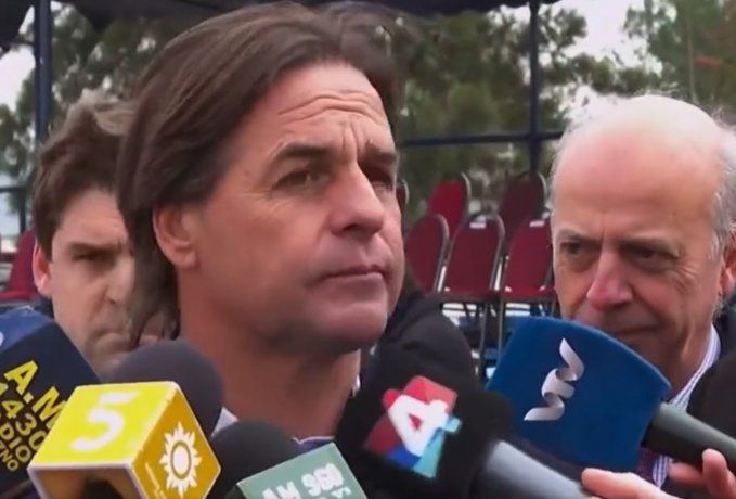 Lacalle Pou cree que los dichos de Alberto Fernández sobre el agua parten de la ignorancia