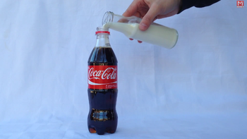 ¿que pasa si se mezcla leche con coca-cola? ¿que pasa si se mezcla leche con coca-cola?