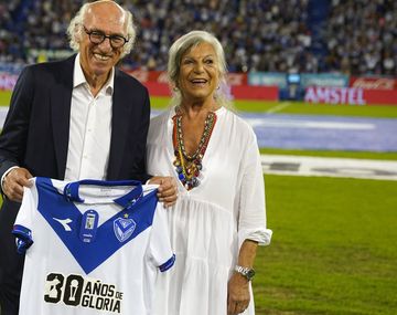 Vélez homenajeó a Carlos Bianchi a 30 años de la Copa Libertadores en el Morumbí