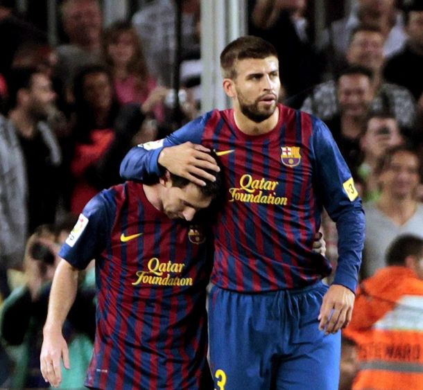 Piqué se emocionó al agradecer un premio y Messi se burló de él