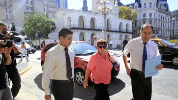 la fiscal fein se tomo licencia por la muerte de su madre la fiscal fein se tomo licencia por la muerte de su madre