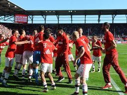 ya es costumbre: bayern munich gano la bundesliga por cuarta vez consecutiva ya es costumbre: bayern munich gano la bundesliga por cuarta vez consecutiva