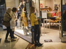 Los shoppings de la Ciudad venden el 50% menos respecto a la prepandemia