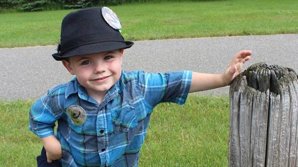 Un nene de 4 años es reelegido alcalde de una localidad de EE.UU.