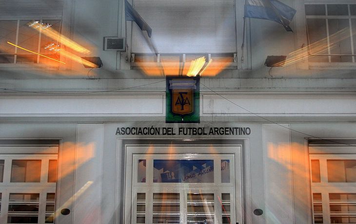 Los clubes de ascenso piden que la FIFA intervenga en el conflicto con AFA
