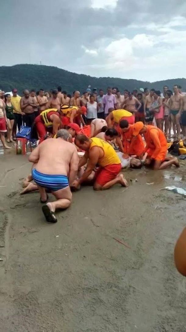 Un rayo mató en San Pablo a 4 personas que estaban en la playa