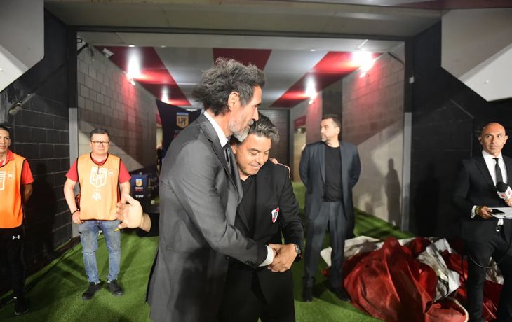 Gallardo visita a Estudiantes: el DT de River busca revancha ante Eduardo Domínguez, su verdugo en el historial
