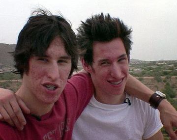 Gastaron miles de dólares en cirugías para parecerse a Brad Pitt: así quedaron