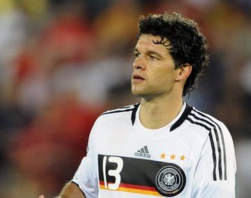El alemán Michael Ballack se retira del fútbol a los 36 años