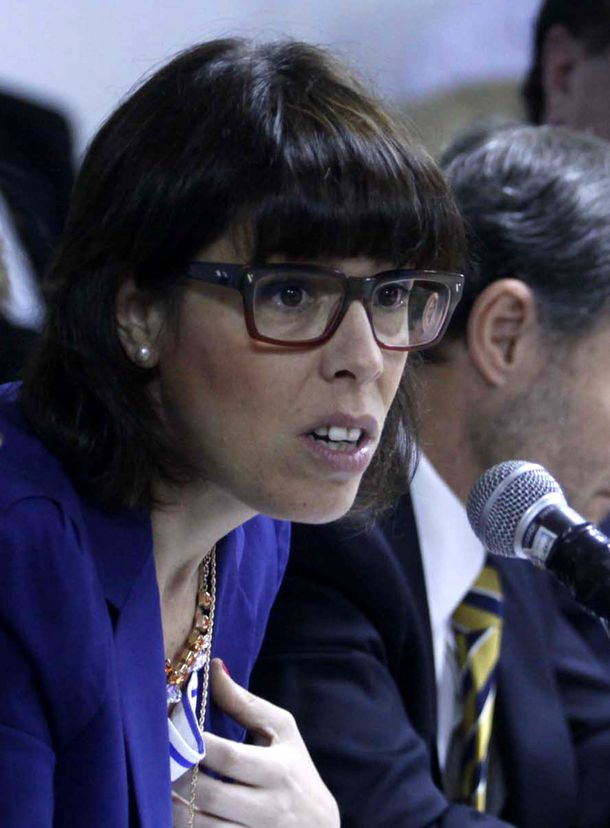 Aníbal fustigó a una diputada del PRO por cuestionar el pedido del Papa por Malvinas