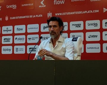 El cruce que tensó la conferencia de Eduardo Domínguez tras el triunfo de Estudiantes