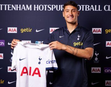 Otro argentino a la Premier: Tottenham presentó a Alejo Véliz