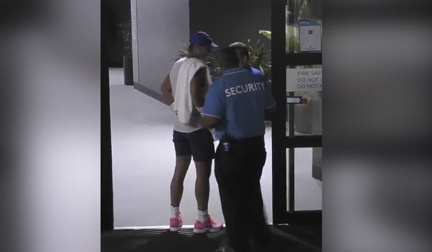 El incómodo momento que vivió Rafa Nadal con un seguridad del Abierto de Australia