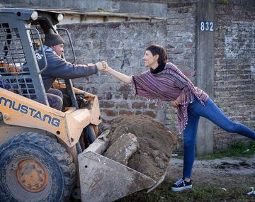 Mayra Mendoza recorrió las obras de repavimentación en San Francisco Solano