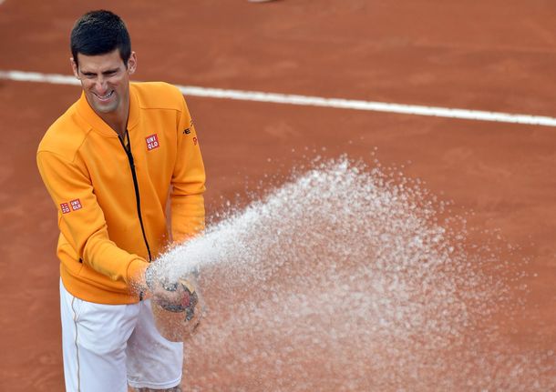 Milagro: Novak Djokovic estuvo cerca de sacarse un ojo