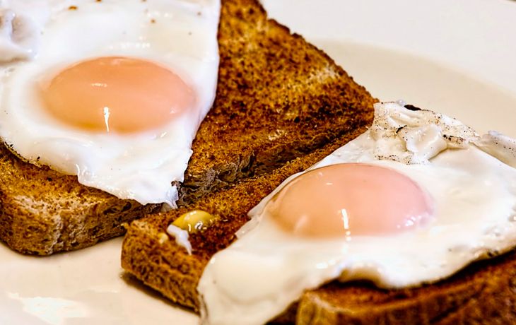 ¿Cuántos huevos es saludable comer por semana?