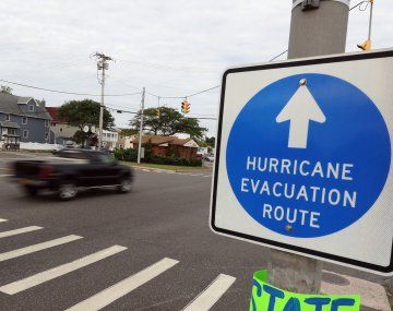 Henri se convirtió en huracán y se prevé que toque tierra