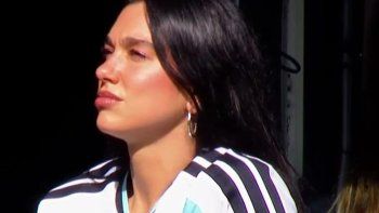 dua lipa en la bombonera para ver el superclasico y con camiseta especial dua lipa en la bombonera para ver el superclasico y con camiseta especial