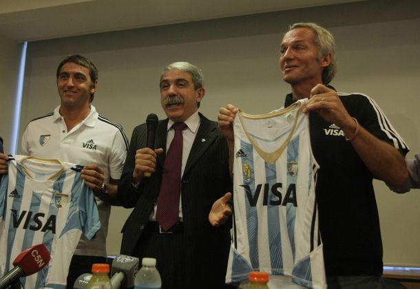 Aníbal Fernández presentó a los nuevos DT del hockey argentino