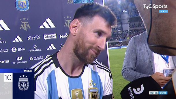 Sofi Martínez se llevó otra mirada tierna de Lionel Messi y estallaron los memes