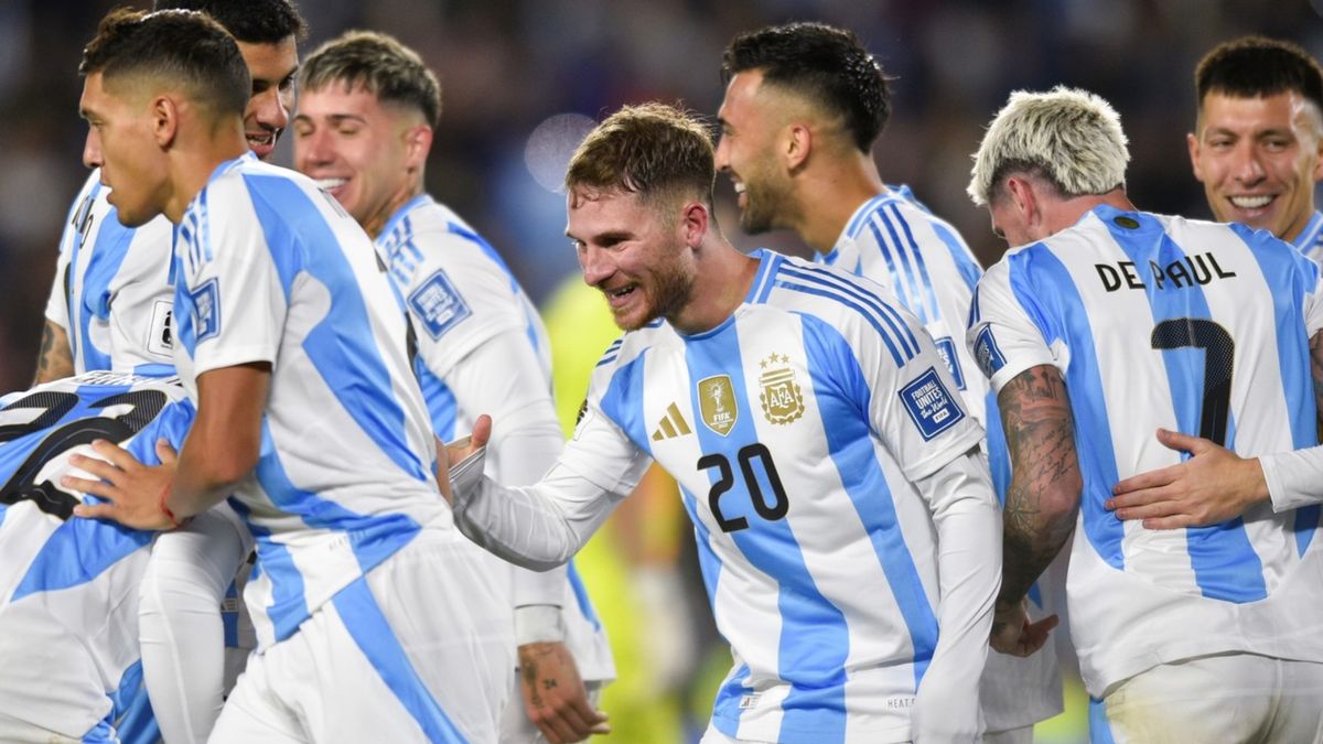 La Selección Argentina goleó 3-0 a Chile en el Monumental