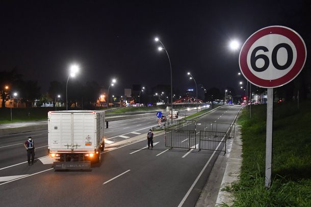 La avenida General Paz amaneci&oacute; sitiada: el Gobierno endurece la cuarentena total por el avance de la pandemia de coronavirus