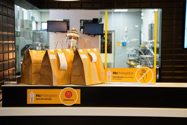 Reabrir&aacute;n la sucursal de McDonalds en Recoleta tras la desinfecci&oacute;n por un caso de Covid-19
