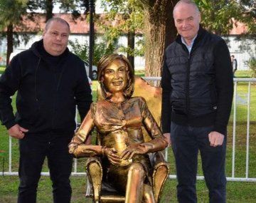 La estatua de Mirtha Legrand: la defensa del escultor