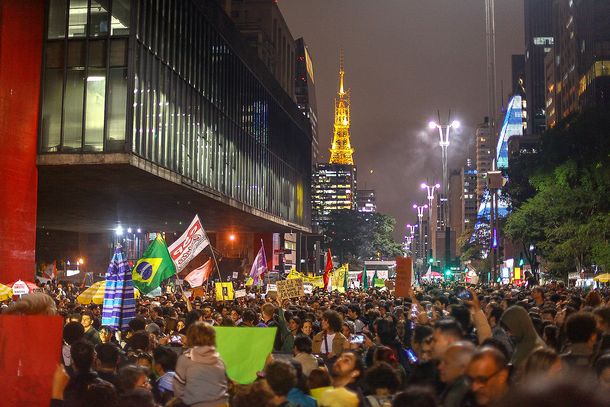 Manifestación en la Avenida Paulista. Foto: Paulo Pinto / PhotosPublics