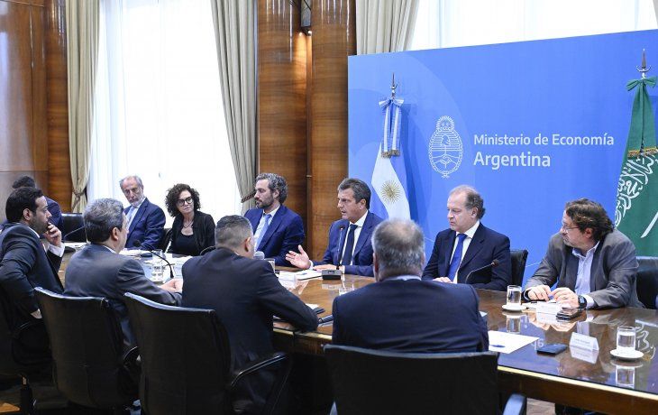 Arabia Saudita anunció inversiones millonarias en energía y salud alimentaria