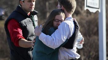 tiroteo en una escuela de estados unidos: 27 muertos tiroteo en una escuela de estados unidos: 27 muertos