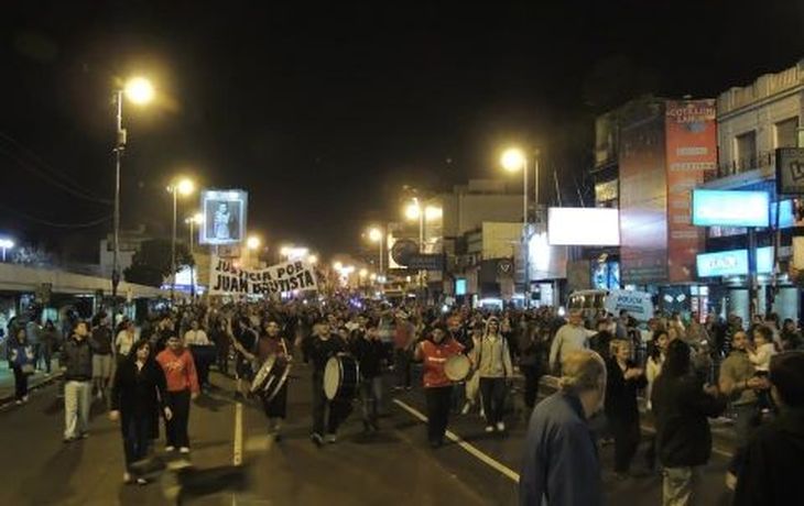 Marcha de vecinos en Lanús
