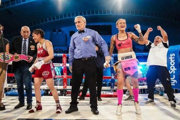 Boxeo: La Tigresa Acuña cayó ante La Gurisa Dionicius  por el título Supergallo de la OMB