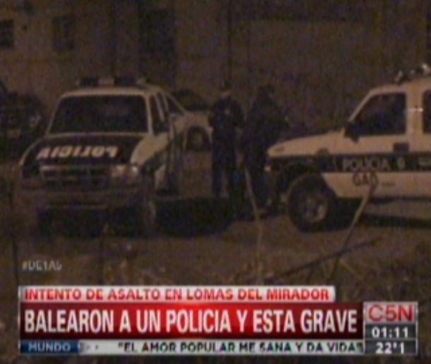Un policía resultó herido en un intento de asalto
