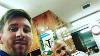 ahora si: messi llego al pais y ya se sumo a la seleccion en ezeiza ahora si: messi llego al pais y ya se sumo a la seleccion en ezeiza