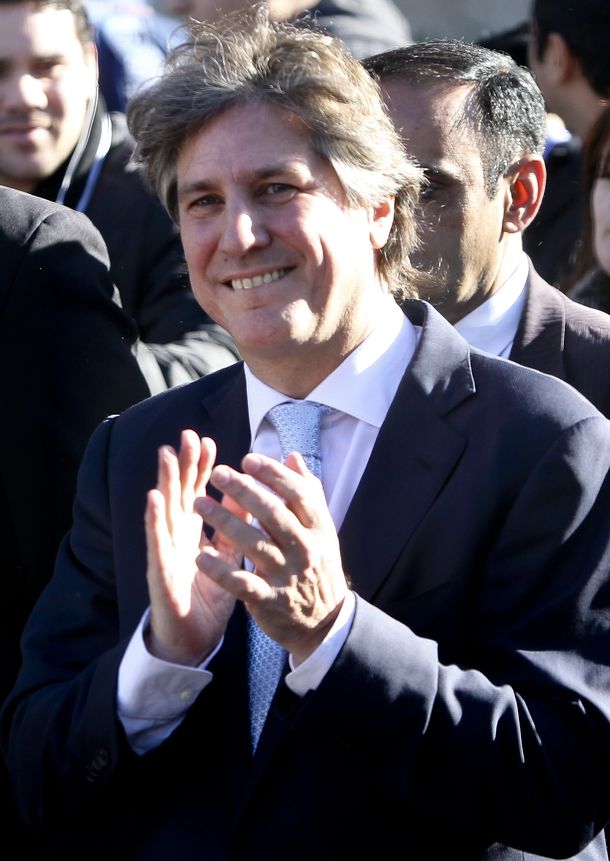 Tras su declaración, le hicieron una cumbia a Amado Boudou