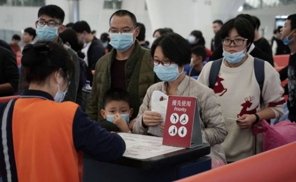 EE.UU. contra China: un canal de TV asegura que ocultaron el inicio del coronavirus