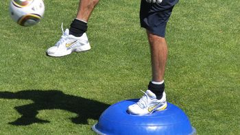 lucchetti dispara: riquelme fue el que echo a falcioni de boca lucchetti dispara: riquelme fue el que echo a falcioni de boca