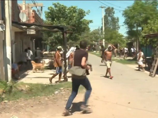 Rosario: vecinos del nene asesinado atacaron a un presunto narco vinculado a la balacera