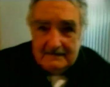 El exabrupto de Pepe Mujica contra la FIFA: Son una manga de viejos hijos de...