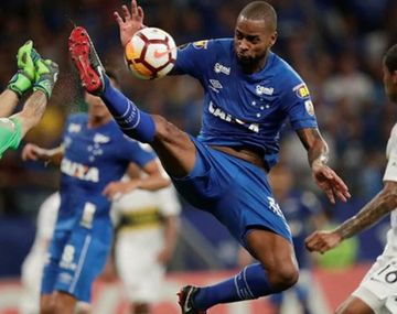 ¡Otra vez Dedé! Por esta terrible acción le anularon un gol a Cruzeiro