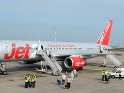un avion aterrizo de emergencia porque no tenian agua para el cafe un avion aterrizo de emergencia porque no tenian agua para el cafe